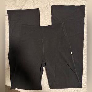 vuori straight leg pant